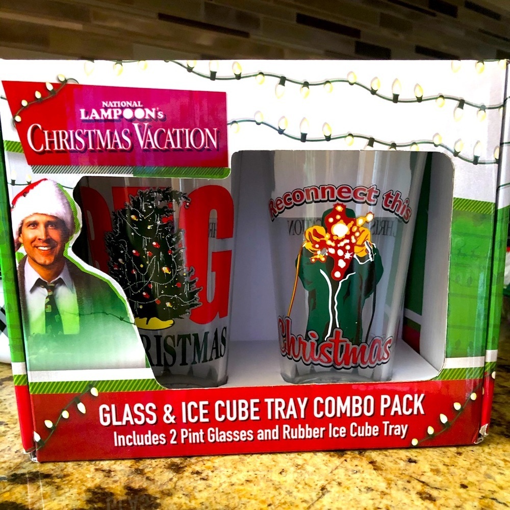 A Christmas Vacation 2 pc Cup & Ice Mold Christmas & Holiday Set 🎄